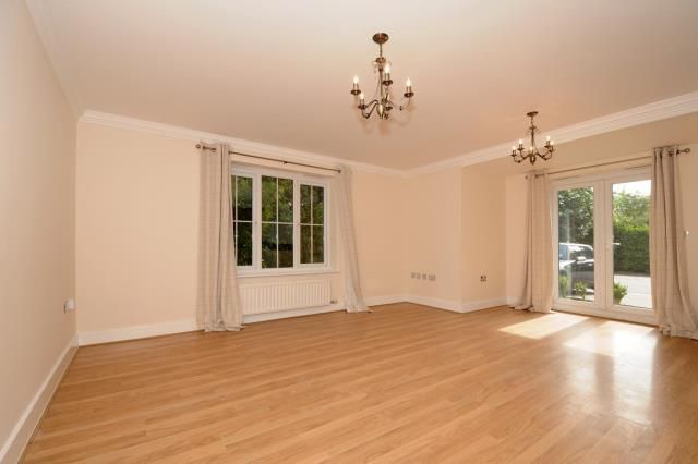 Property photo 3 of 9 Reception