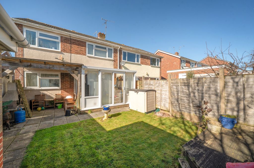 Property photo 2 of 14 1429061-6-69ba8De...