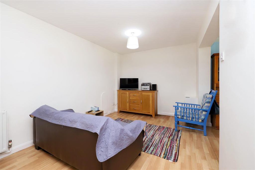 Property photo 3 of 13 Sitting Room