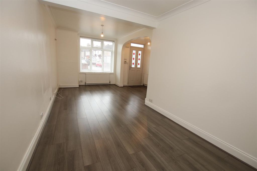 Property photo 2 of 11 Img_9204.Jpg