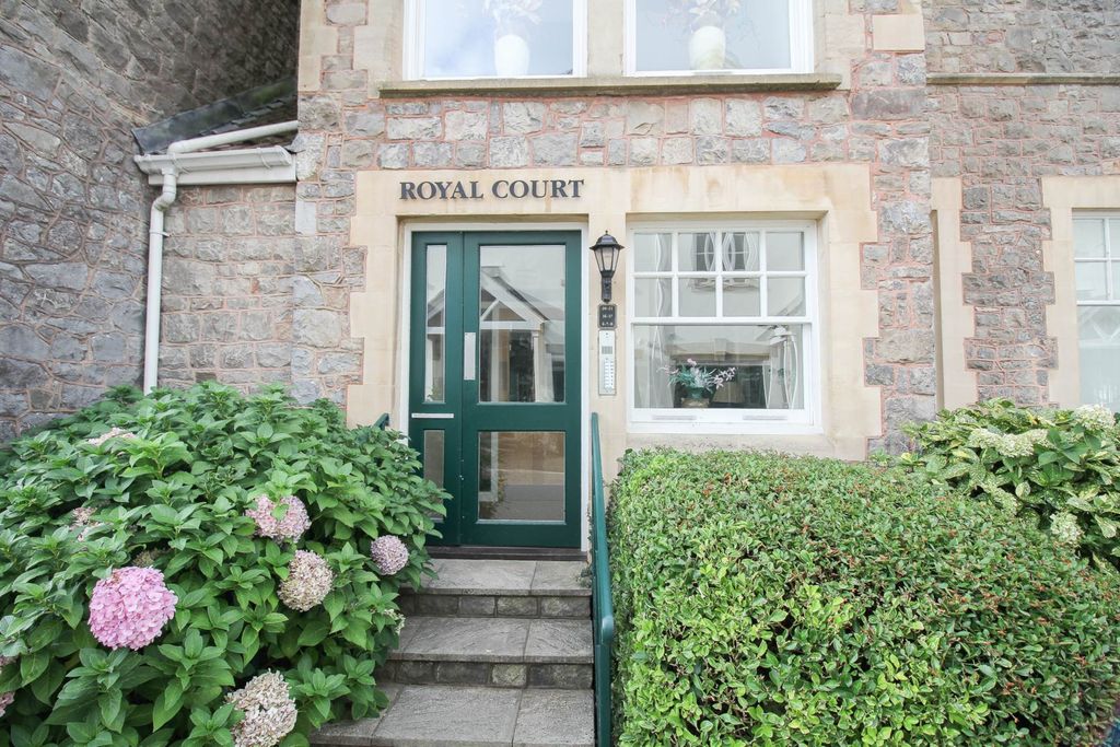 Property photo 2 of 19
