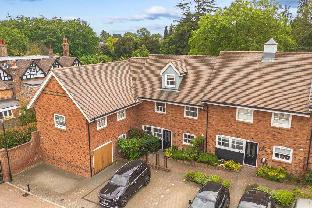Property photo 2 of 18