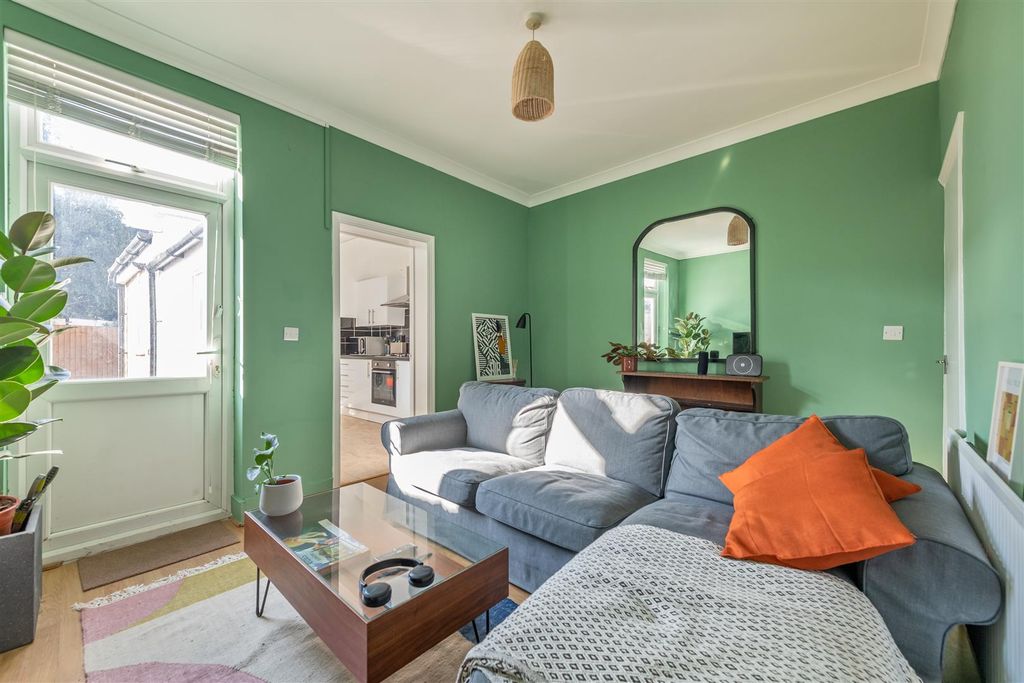 Property photo 2 of 21