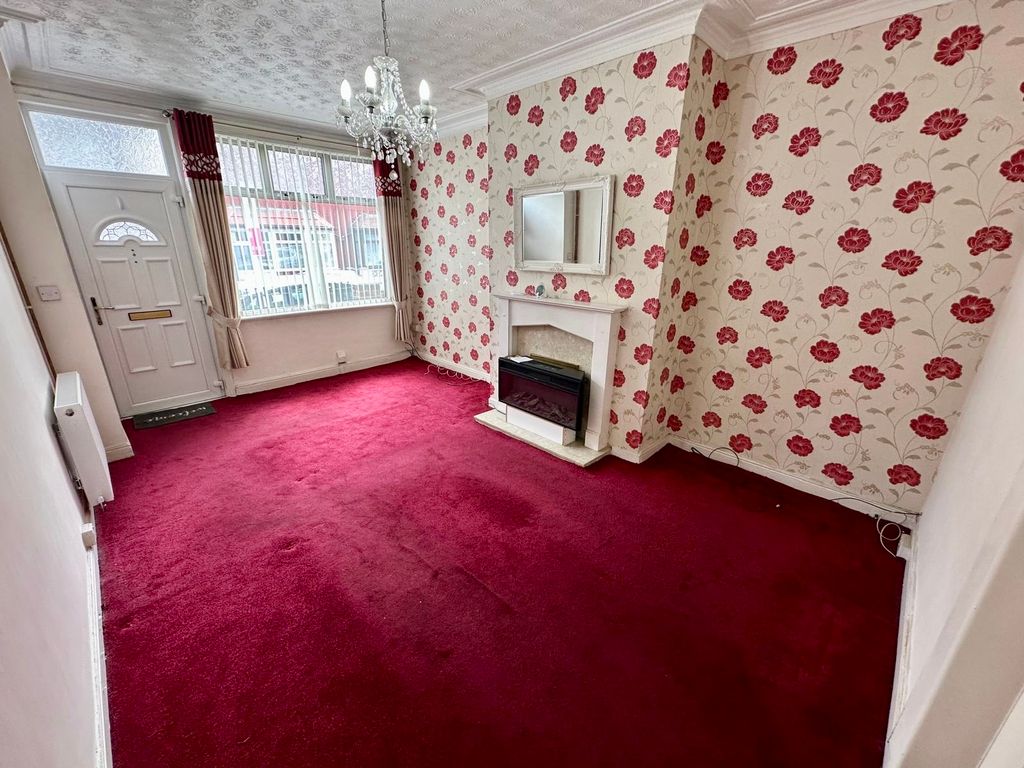 Property photo 3 of 9 Bedroom