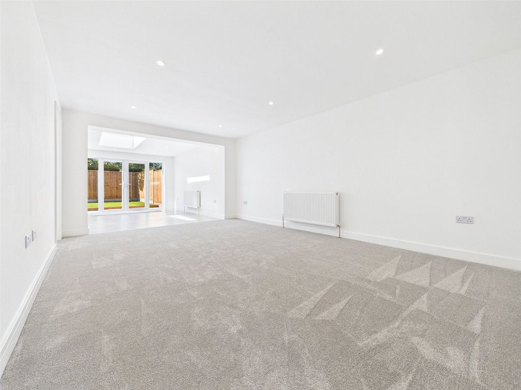 Property photo 3 of 15 Picture No. 05