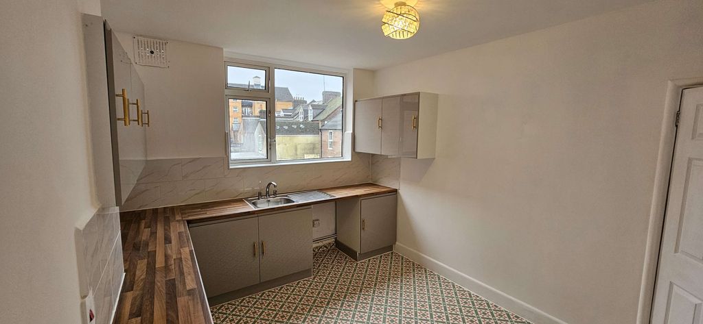 Property photo 3 of 11 Kitchen/Diner