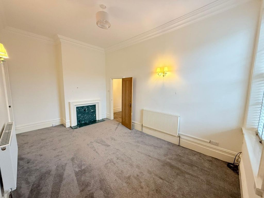 Property photo 2 of 17 Picture No. 22