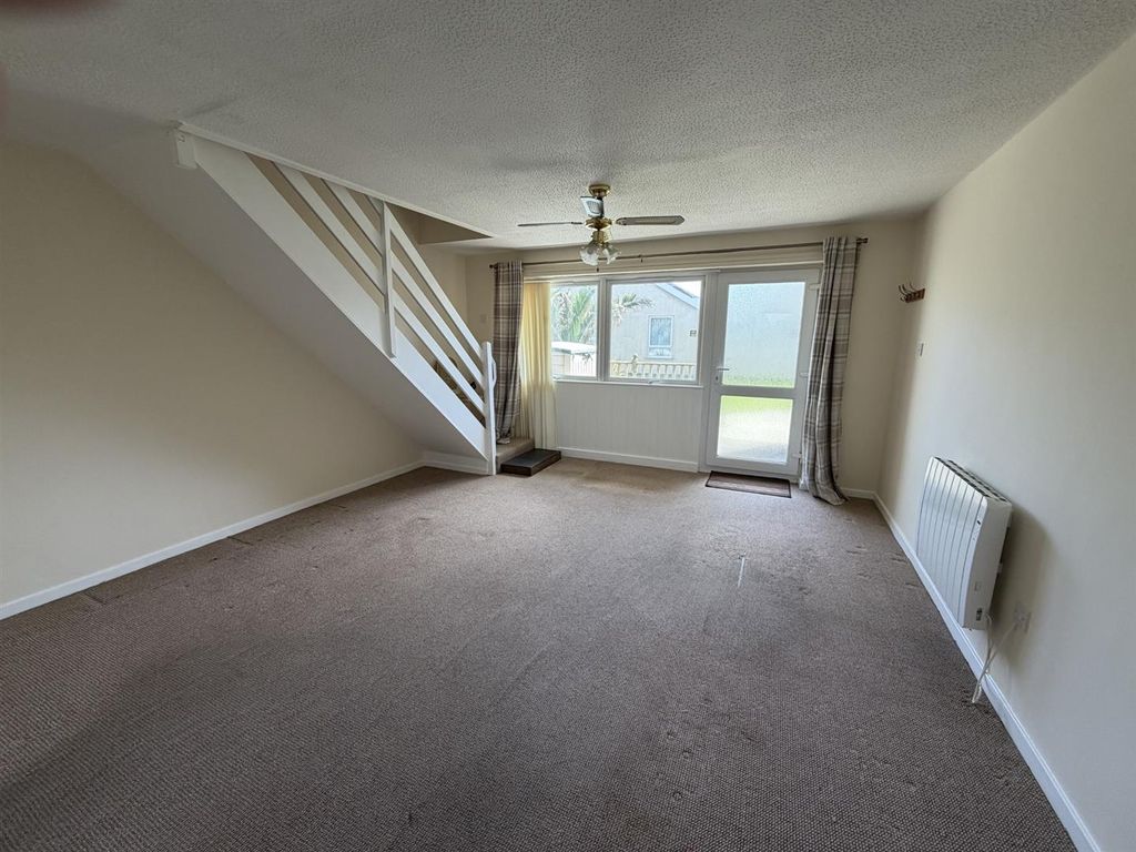 Property photo 2 of 16 5d4E6dc7-d90F-4Fce-B6Fe-107d4E59Fe7A.Jpg