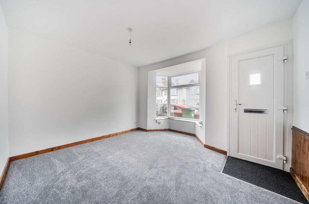 Property photo 2 of 25 1405365-21-69Ab28...