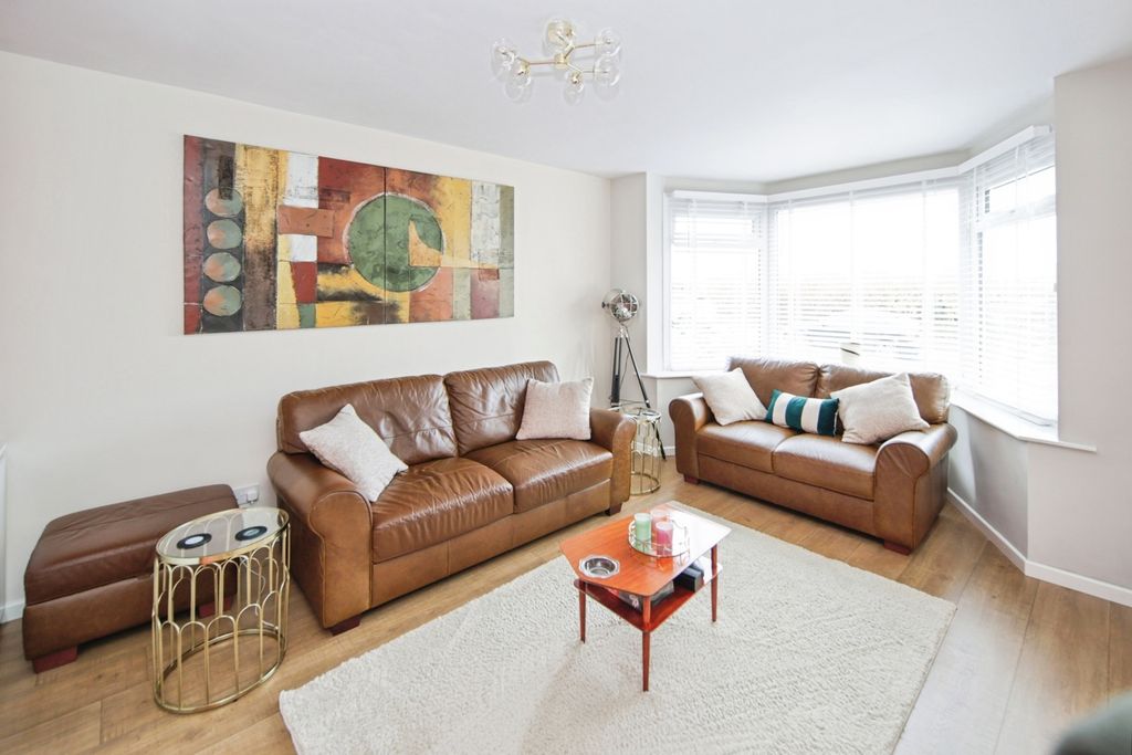 Property photo 2 of 20 Pbox-Img.Jpg