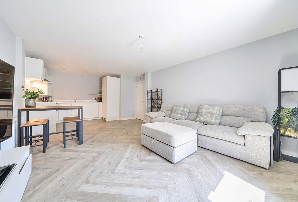 Property photo 1 of 10 1478613-13-6A3543...