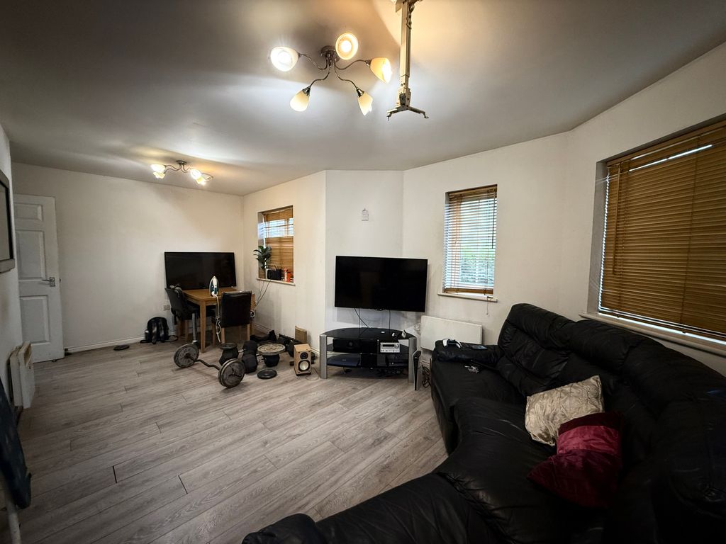 Property photo 2 of 9 Img_5047