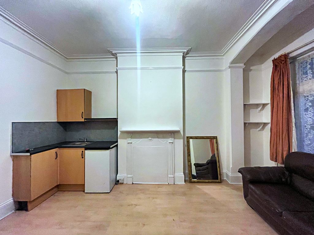 Property photo 3 of 3 Bedroom