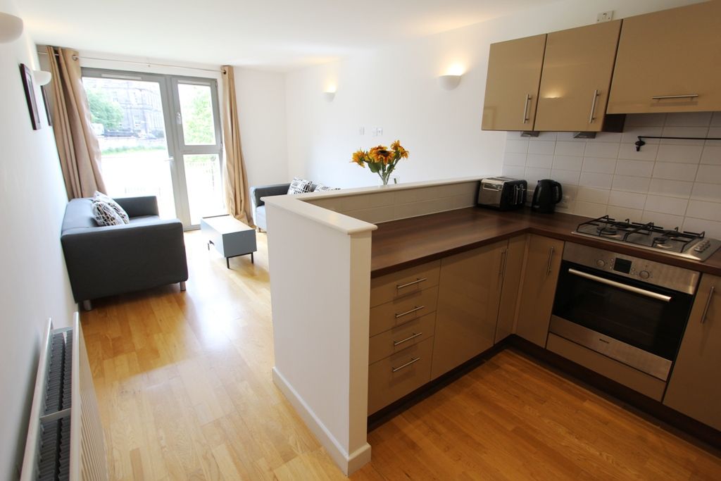 Property photo 3 of 12 Kitchen/Livingroom
