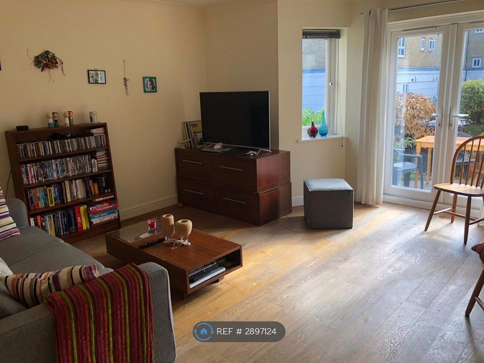 Property photo 1 of 22 Living Room