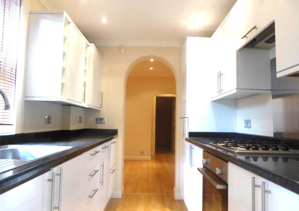 Property photo 2 of 5 Kitchen