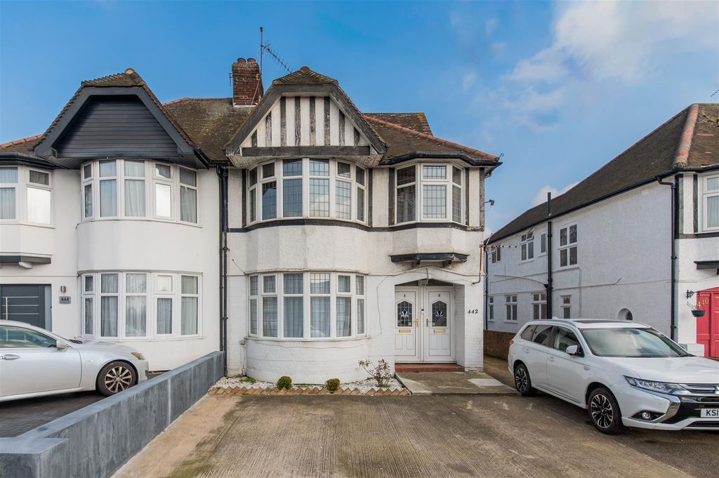 Property photo 3 of 14