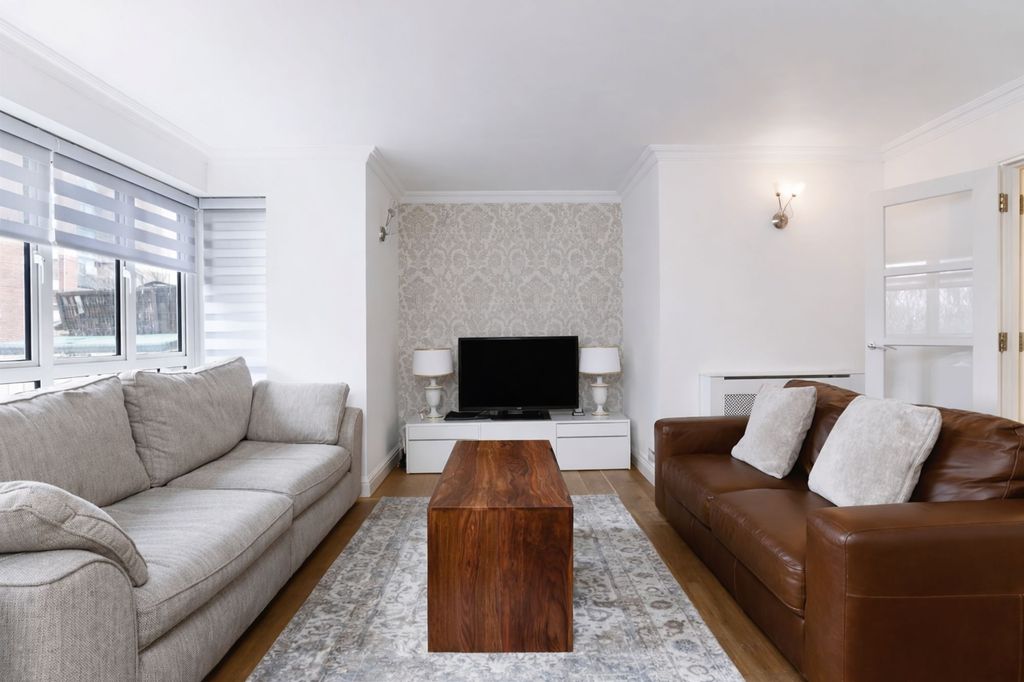 Property photo 2 of 9 Reception