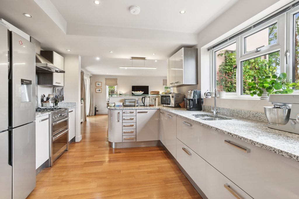 Property photo 2 of 22 Kitchen