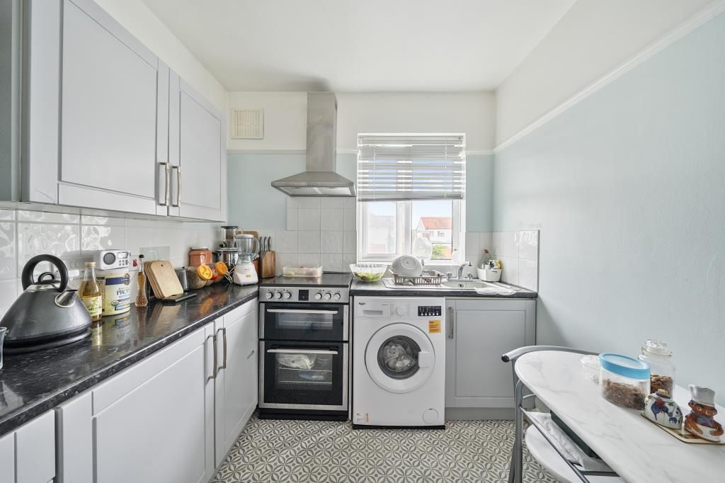 Property photo 2 of 11 Kitchen