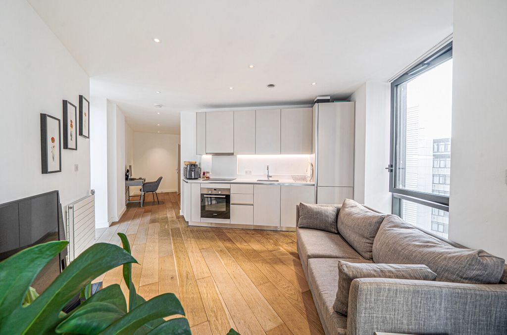 Property photo 2 of 20 9-6A9E809B8B6Ac-1...