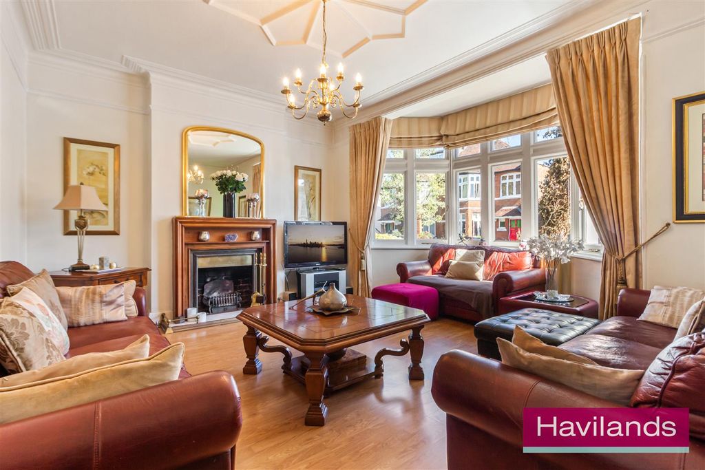 Property photo 3 of 32 Elm Park Road-2.Jpg