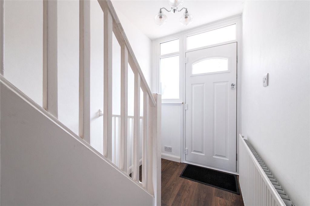 Property photo 2 of 18 Picture No. 28