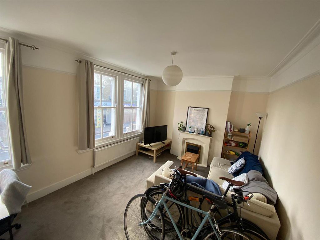 Property photo 1 of 12 Living Room 1