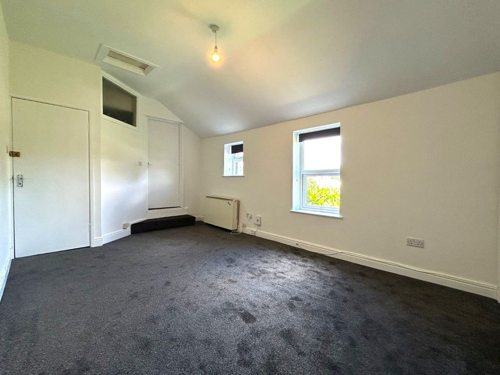 Property photo 2 of 7 Picture No. 05