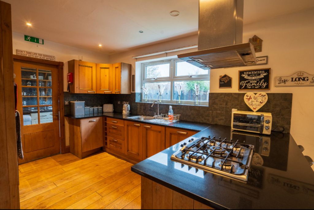 Property photo 3 of 29