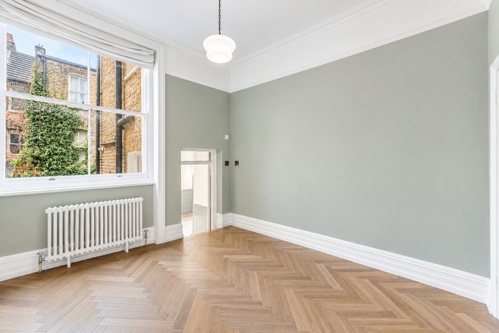 Property photo 2 of 10 5701511