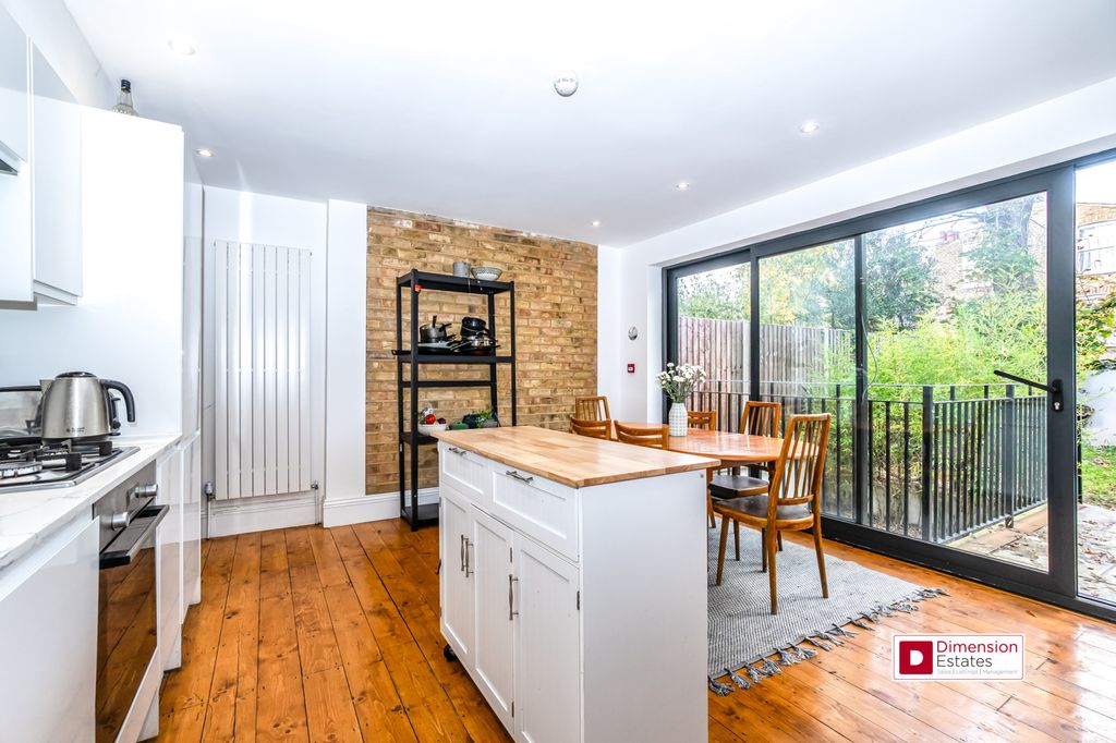 Property photo 3 of 27