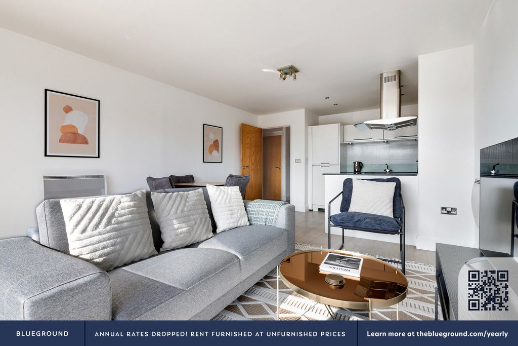 Property photo 3 of 22 Living Room