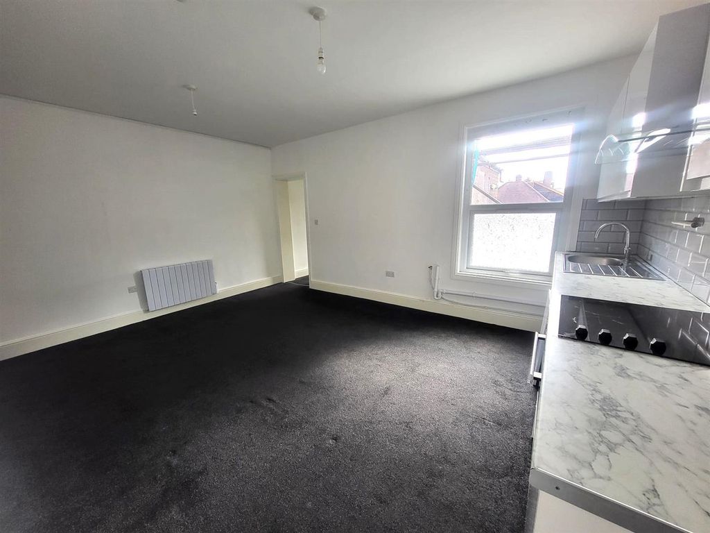 Property photo 3 of 6 Sitting / Kitchen Area Pic 2
