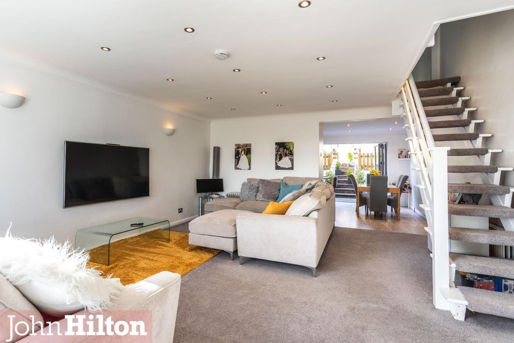 Property photo 3 of 20 Uplands Road-20.Jpg