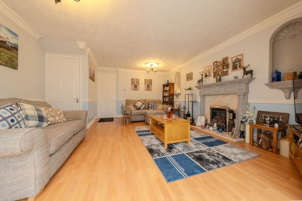 Property photo 3 of 22 Dsc09686-Hdr
