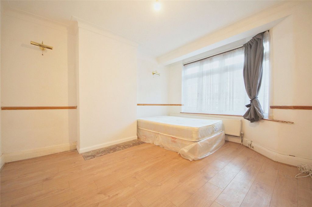 Property photo 2 of 15 Picture No. 20