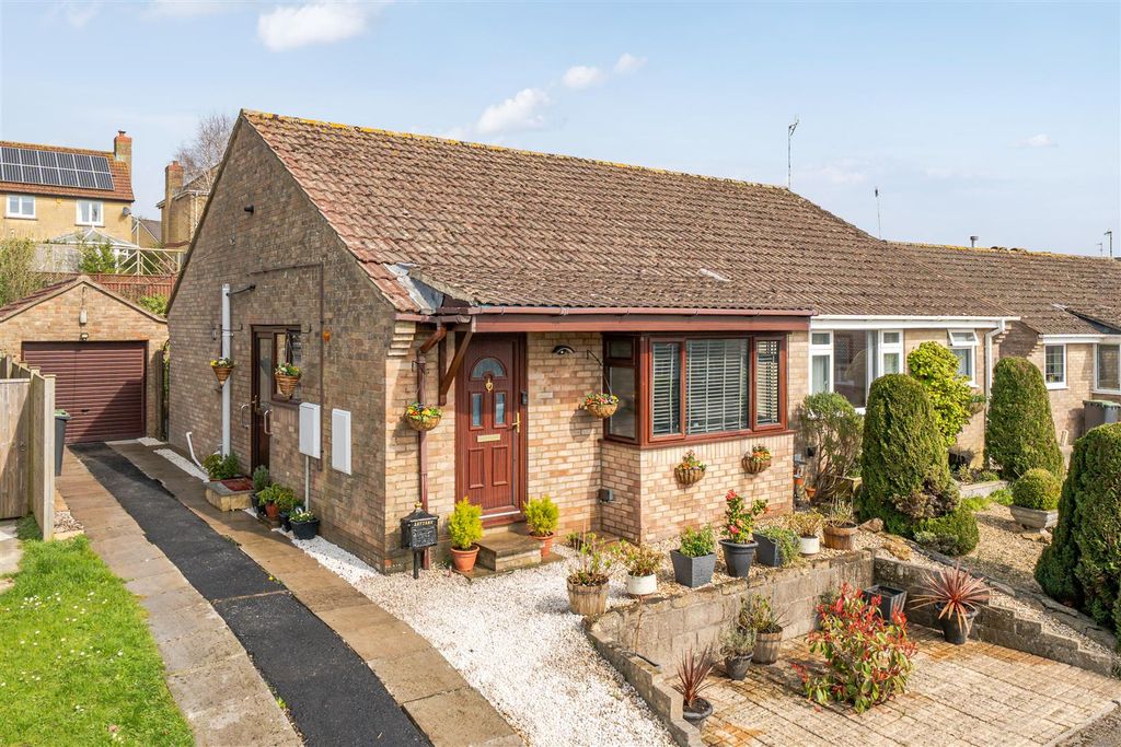 Property photo 1 of 16 Front Aspect