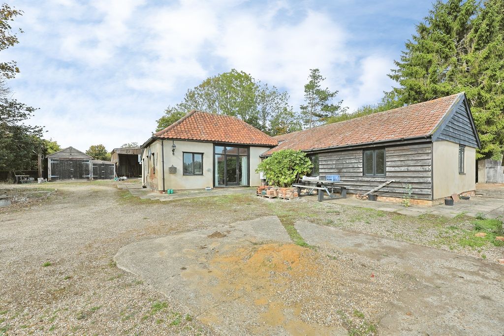 Property photo 3 of 23