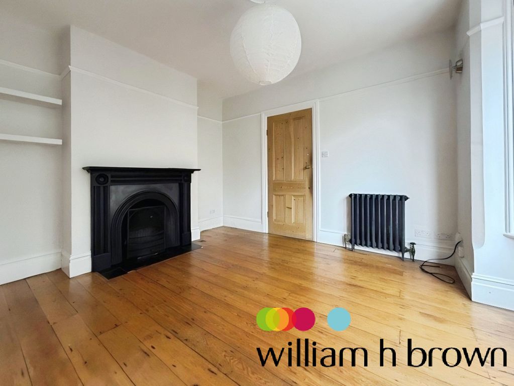 Property photo 2 of 11 Living Room