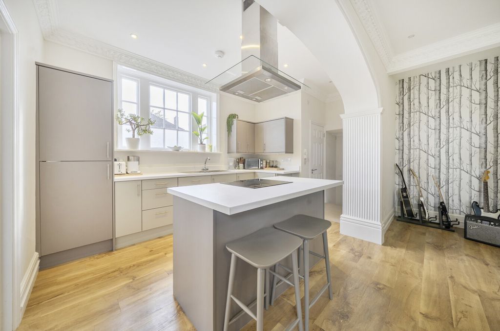 Property photo 3 of 22 1466098-12-6A0Dfd...