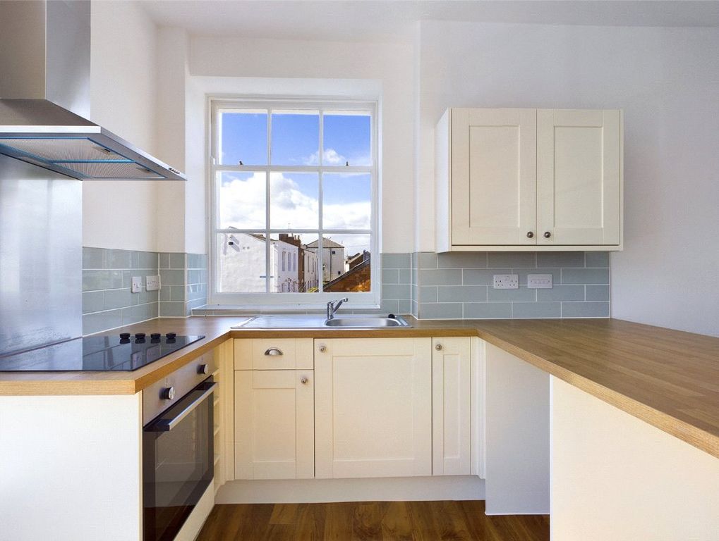 Property photo 3 of 7 Picture No. 05