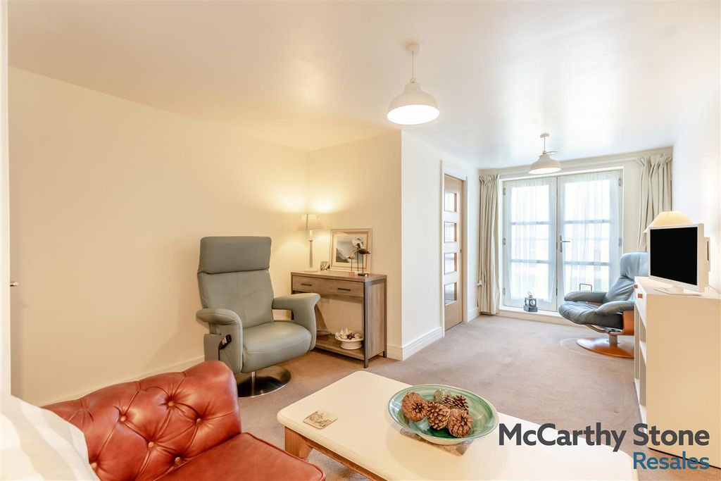 Property photo 2 of 31 8686854-Interior10.Jpg