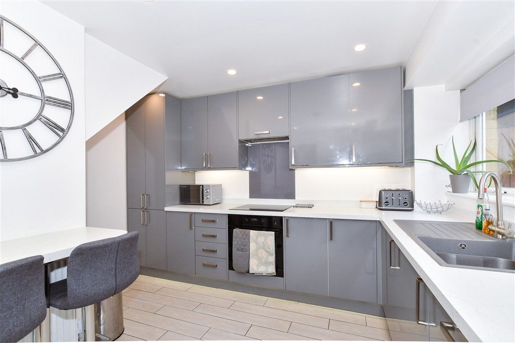 Property photo 3 of 13 Kitchen