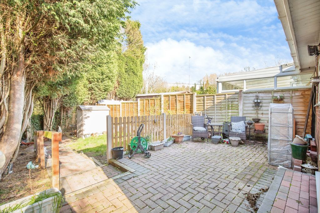 Property photo 2 of 11 950A16d7-Untitled-4