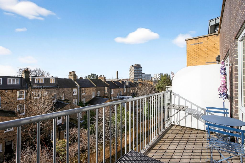 Property photo 2 of 16 Balcony