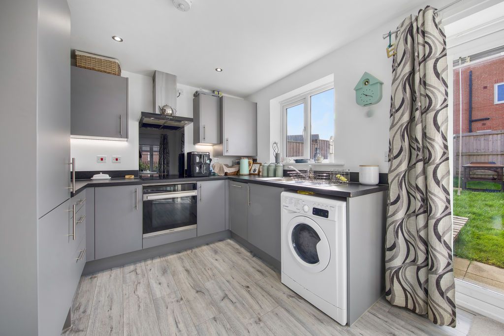 Property photo 2 of 26 Kitchen