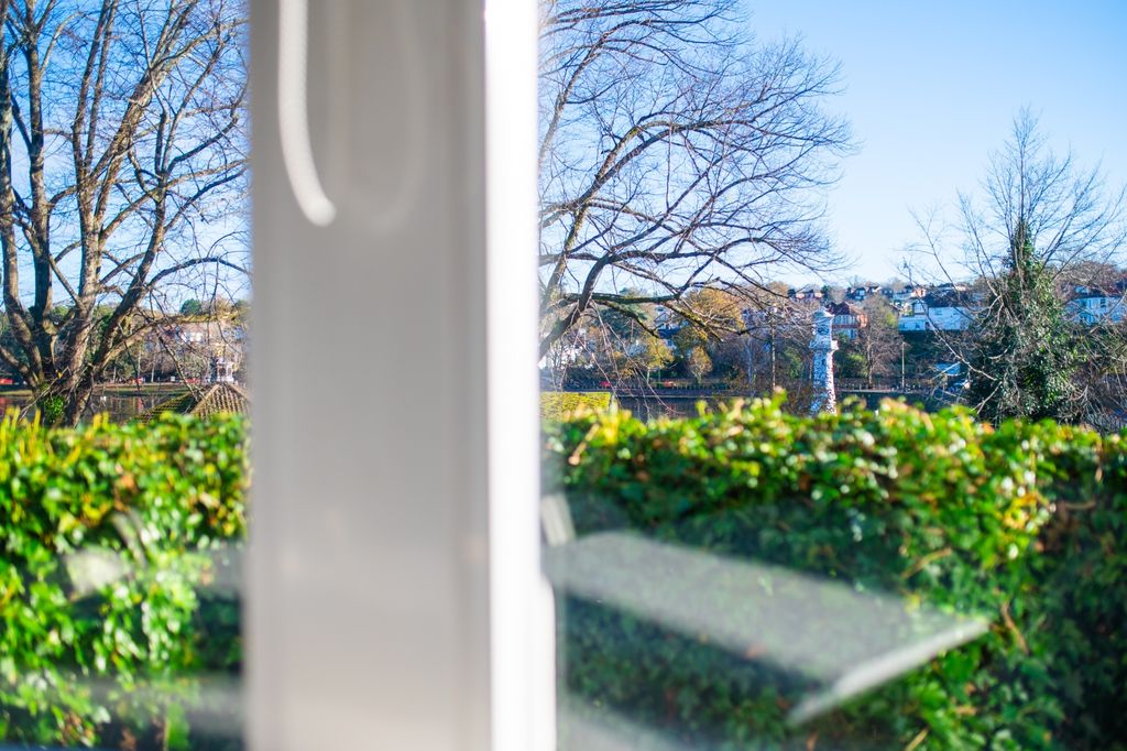 Property photo 2 of 54 Award-Winning Media Team On Every Listing_2