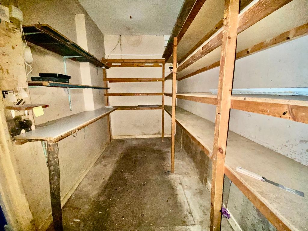 Property photo 3 of 4