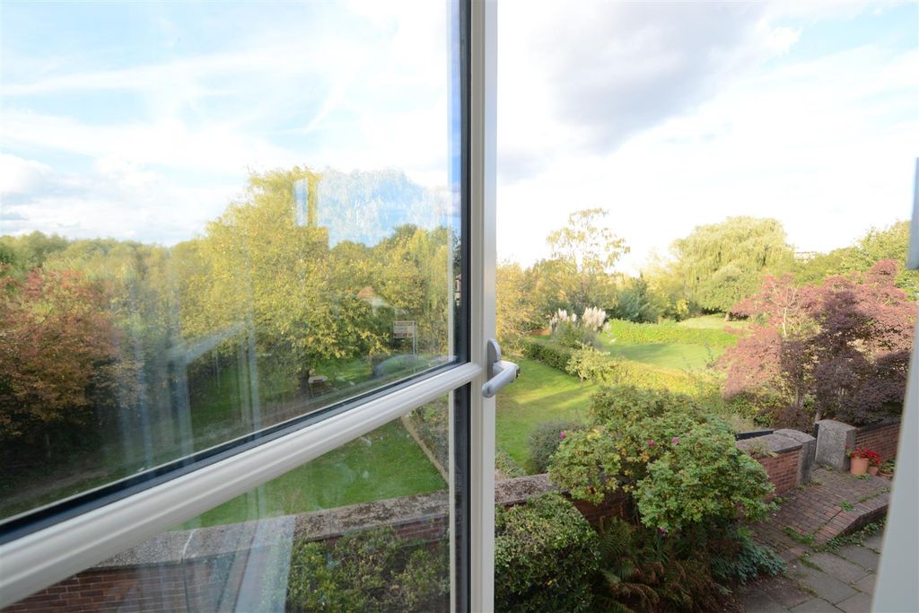Property photo 3 of 13 7.Jpg